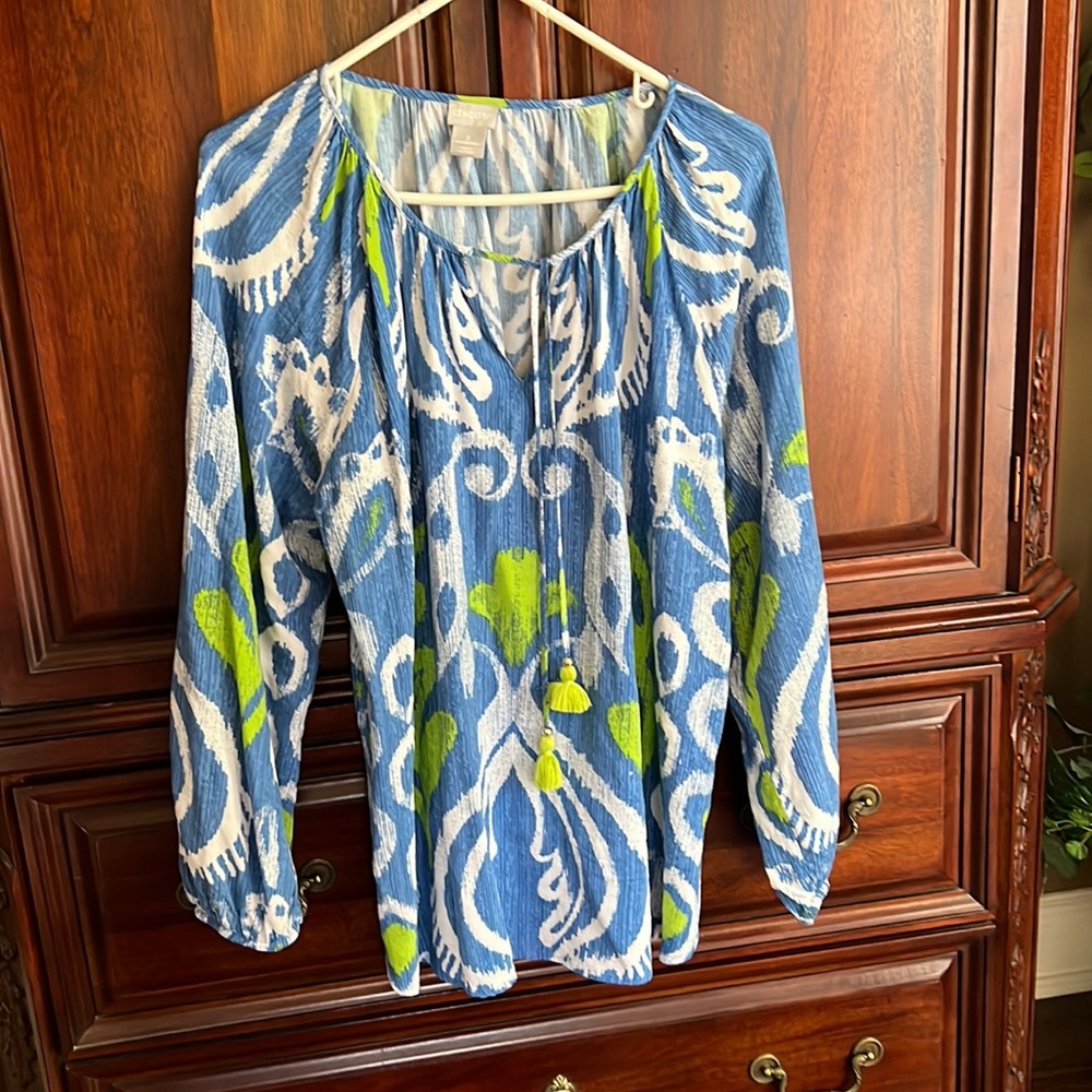Chicos beautiful top worn once special occasion non smoker no pets! Size 2